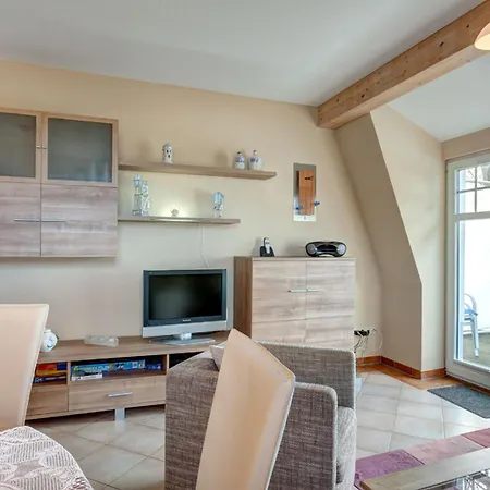 Apartment Apropos